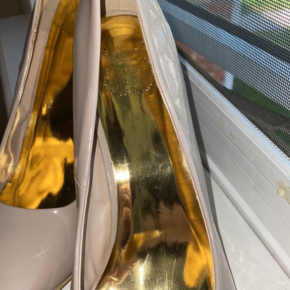 Heels - Picture 4 of 4